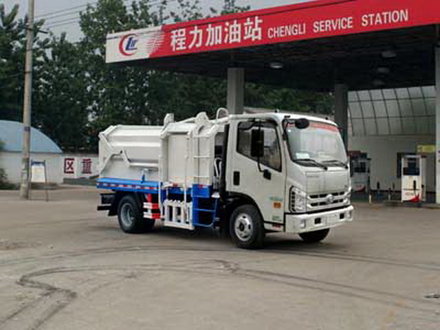 程力威牌CLW5070ZDJB5型压缩式对接垃圾车